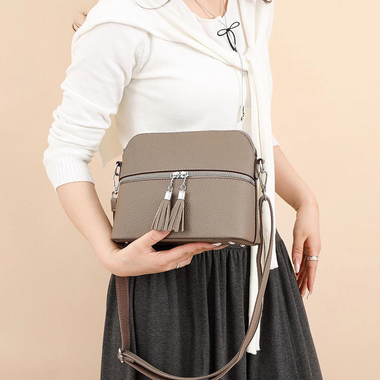 Tassel Camera Crossbody Bag custom OEM reference QM&2506 - detail view