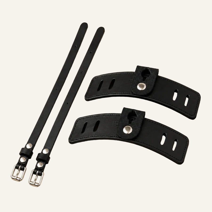 Black full-grain leather spur guard and smooth spur strap set