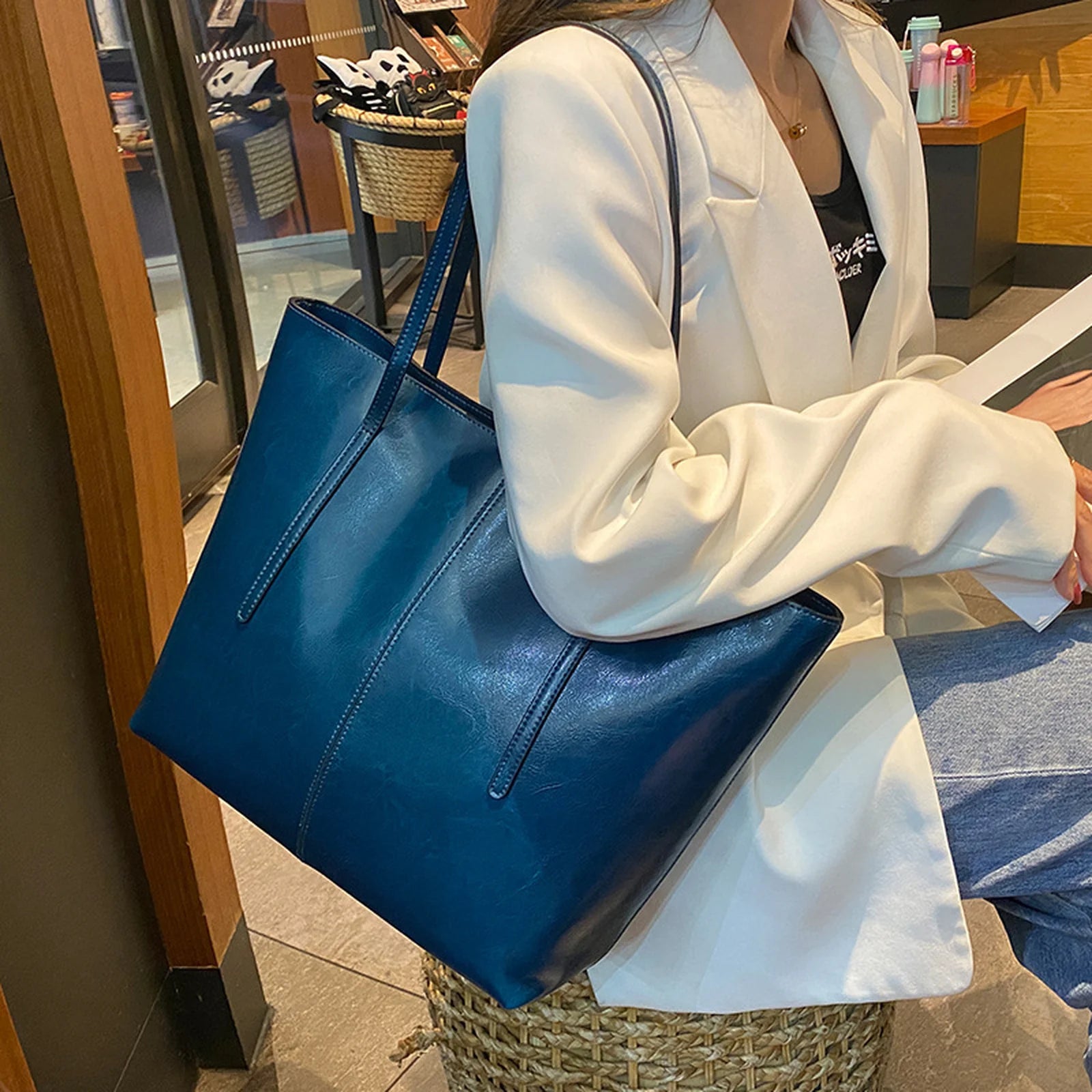 Large Structured Work Tote Bag custom OEM reference 0811 - side or carry view