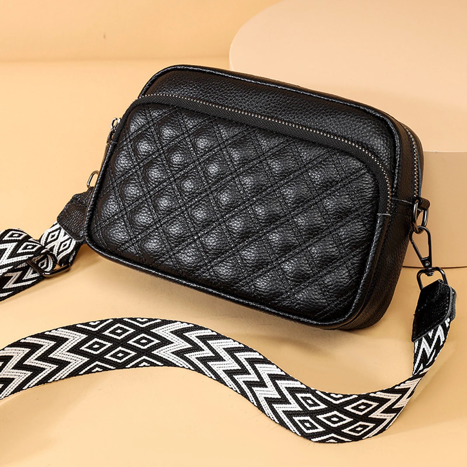 Quilted Wide-Strap Camera Bag custom OEM reference 1081 - structure view