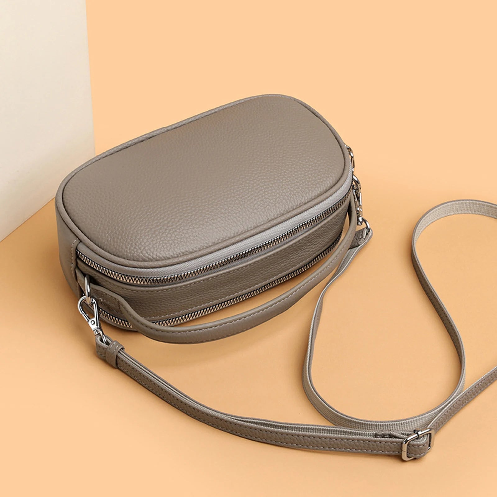 Rounded Camera Crossbody Bag custom OEM reference 453905766 - structure view