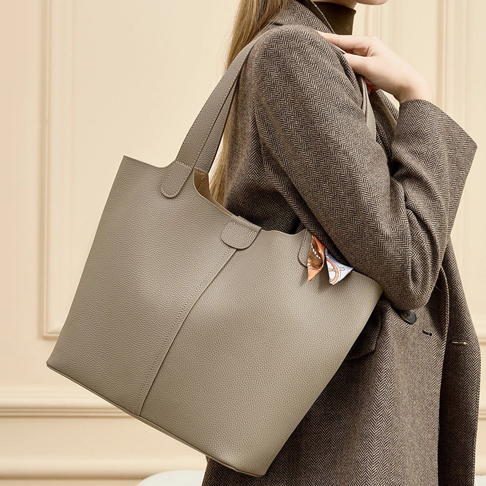 Scarf-Handle Tote Bag custom OEM reference DD9230 - side or carry view