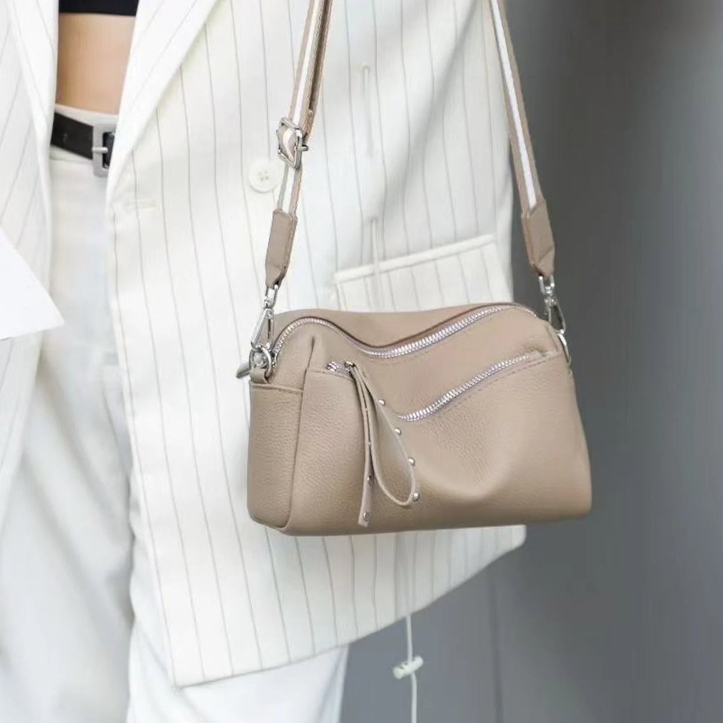 Wide-Strap Multi-Pocket Crossbody Bag custom OEM reference 72100 - side or carry view